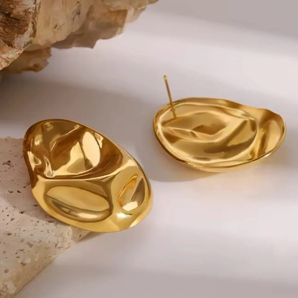 Vintage Gold Geometric 18K Gold Stainless Steel Waterproof Earrings - Picture 4 of 10